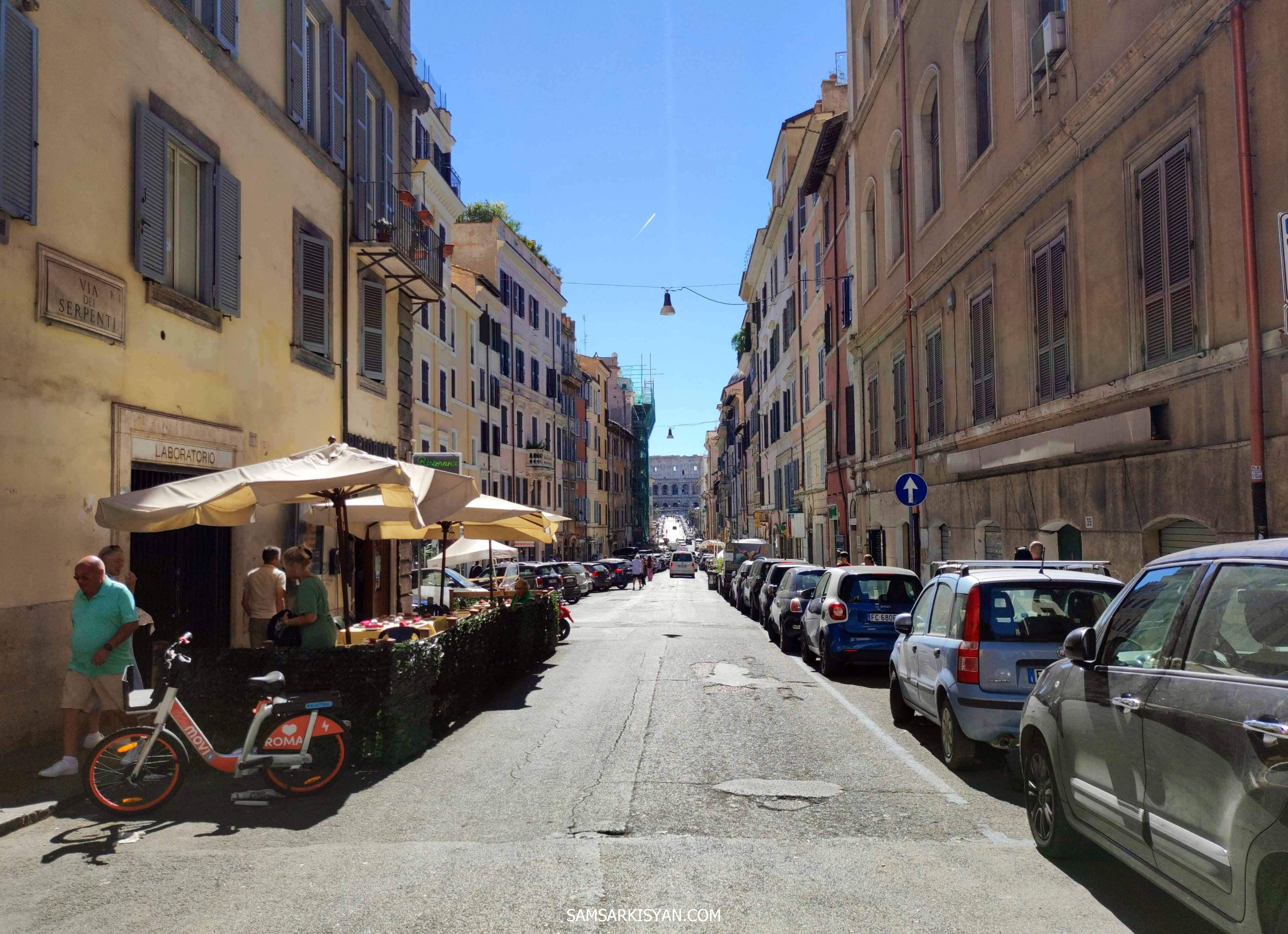 Via dei Serpenti, Monti, Rome
